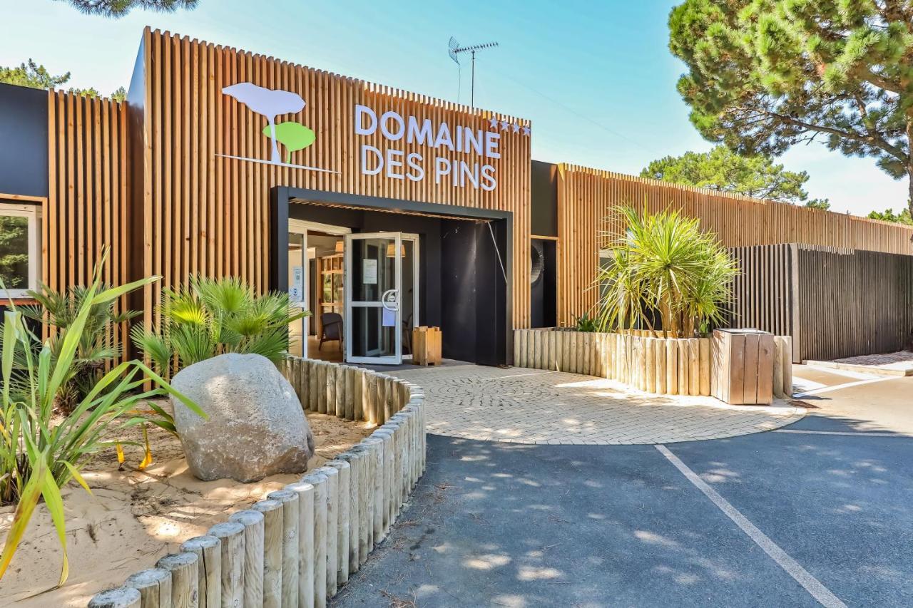 Отель Le Domaine Des Pins Сент-Илер-де-Рье Экстерьер фото